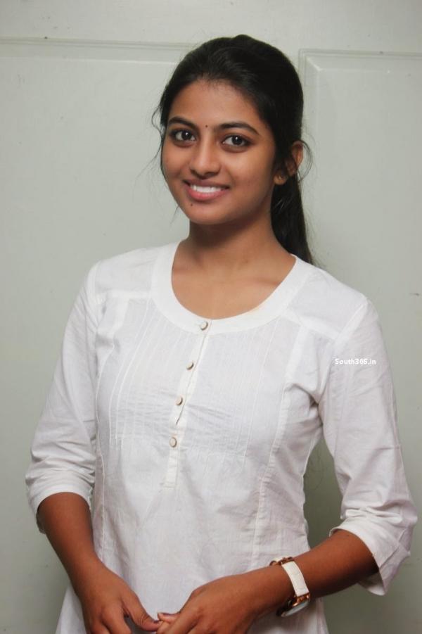 Anandhi (actress)
