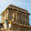 People at Olakkaneshwara temple in Mamallapuram