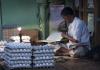 Busy Egg Seller of Kolkata