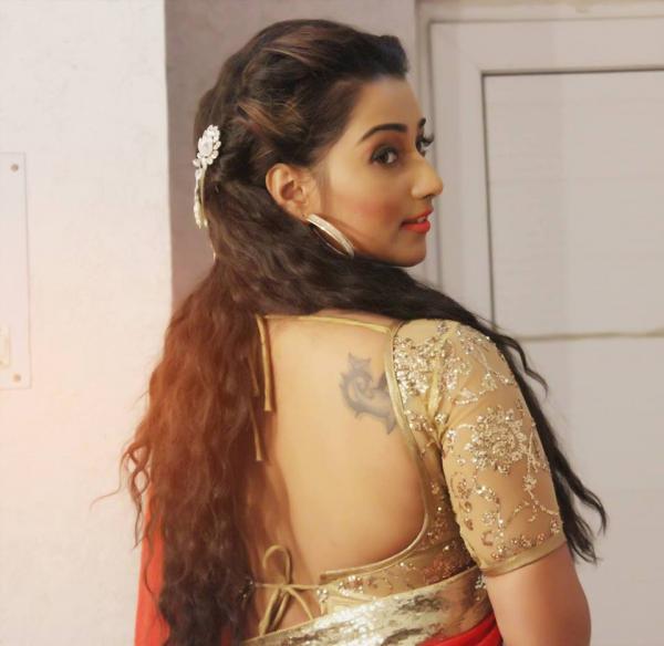 Sayantika Banerjee Hot In Saree Veethi